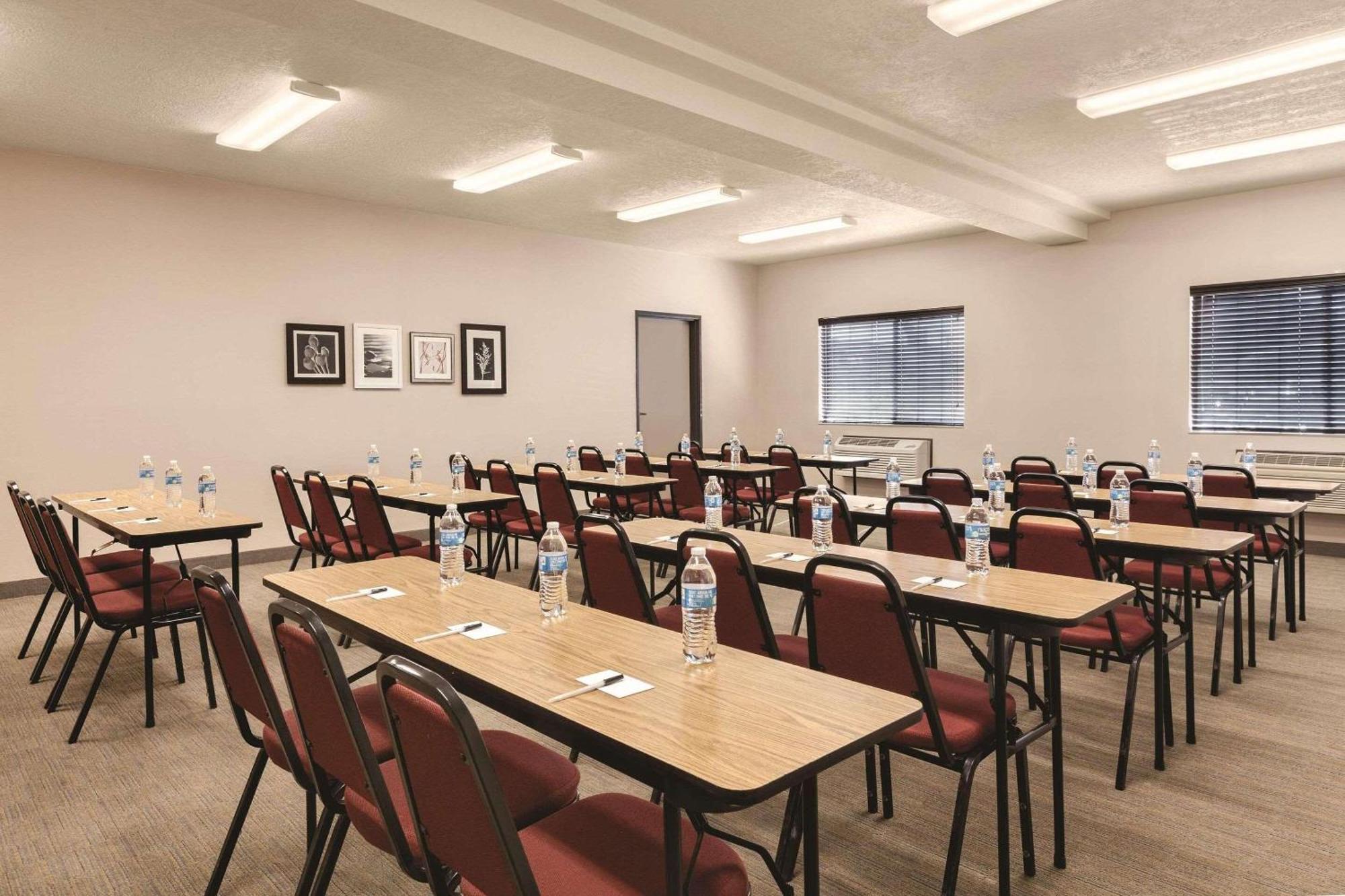 Country Inn & Suites By Radisson, Prineville, Or Exterior foto